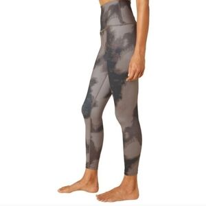 Beyond Yoga Women's Camouflage Leggings - Size M